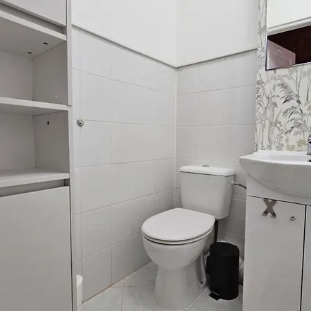 Metro Brodno Apartment *