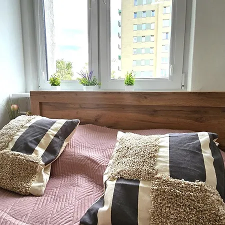 Metro Brodno Apartament *